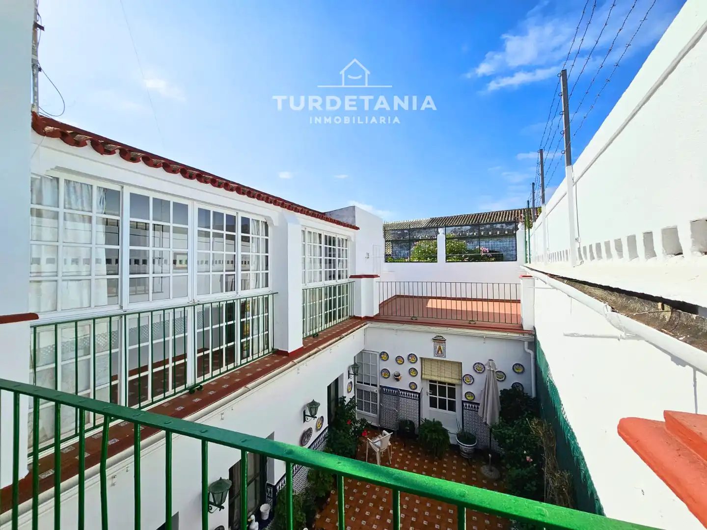 Vista exterior de Casa o xalet en venda en Sanlúcar de Barrameda amb Terrassa, Traster i Moblat