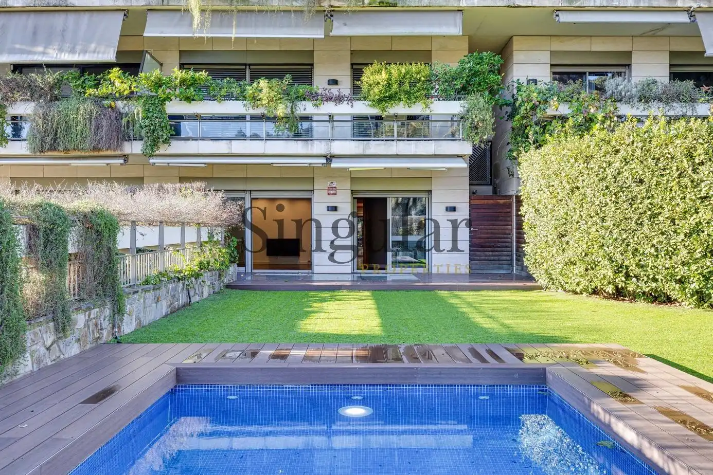 Piscina de Dúplex en venda en  Barcelona Capital amb Aire condicionat, Calefacció i Jardí privat