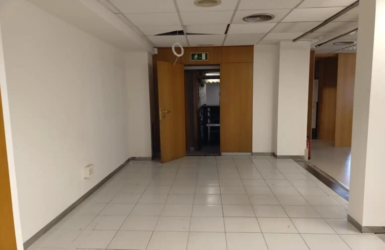 Business premises for sale in Molins de Rei - Calle FERRAN AGULLO, imagen 11