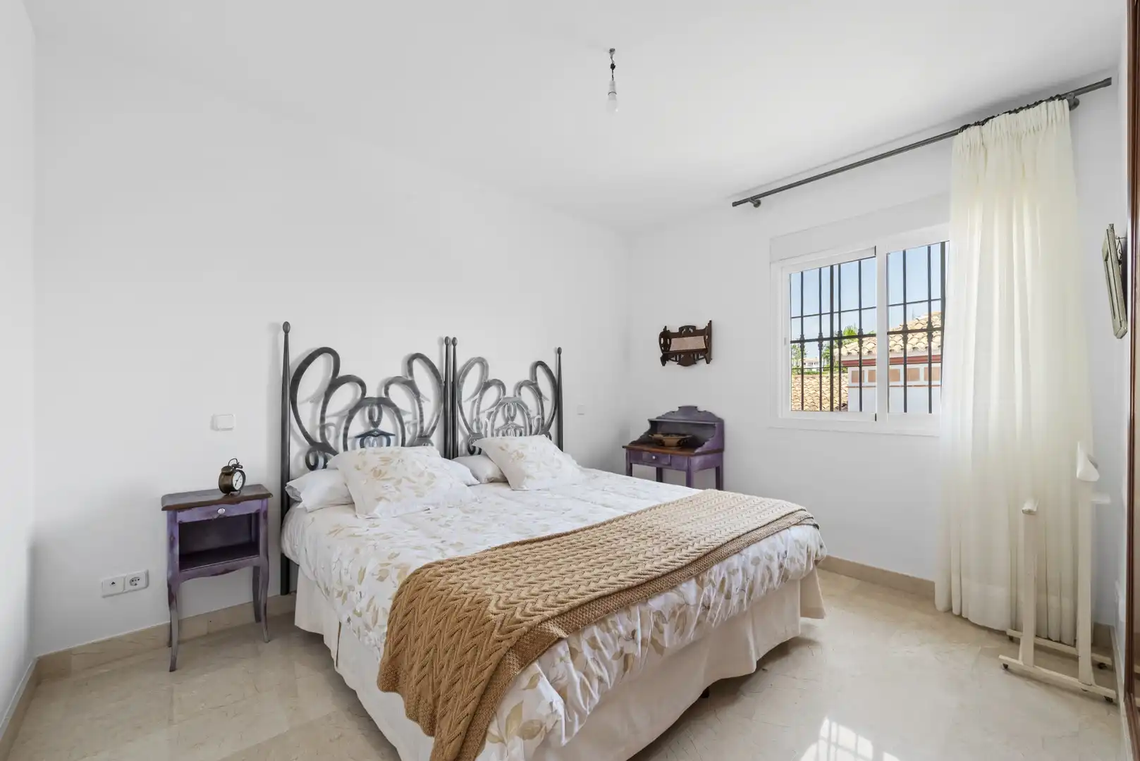 Schlafzimmer von Haus oder Chalet zum Verkauf in Mijas mit Klimaanlage, Privatgarten und Terrasse