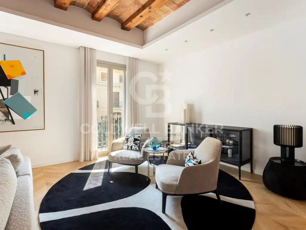 Apartament amb ascensor en venda a Calle Pau Claris, imagen 4