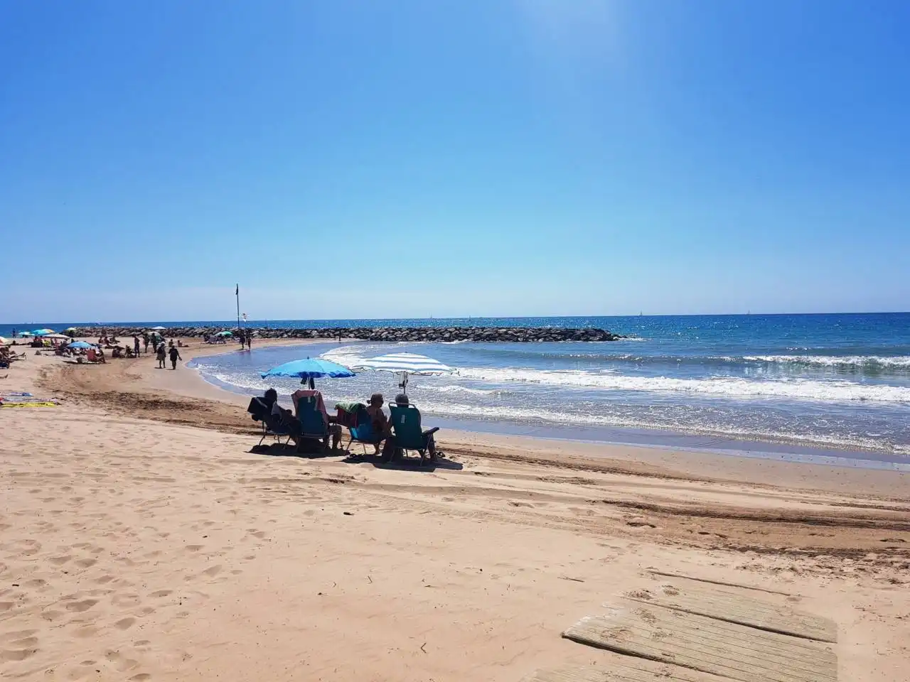 Exterior view of Flat for rent in Vilanova i la Geltrú  with Private garden, Terrace and Furnished