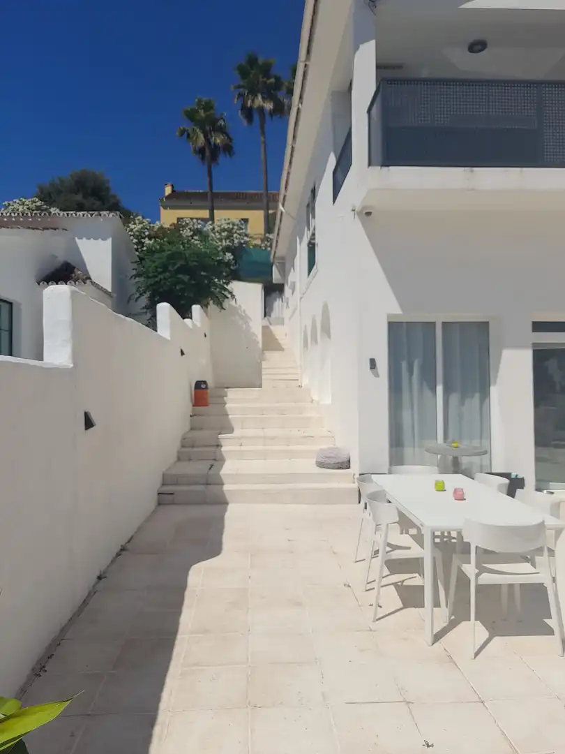 Terrassa de Casa o xalet en venda en Marbella amb Aire condicionat, Jardí privat i Terrassa