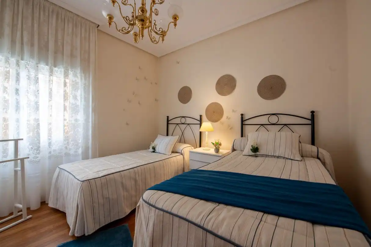 Habitación de Piso en venta en El Astillero   con Trastero