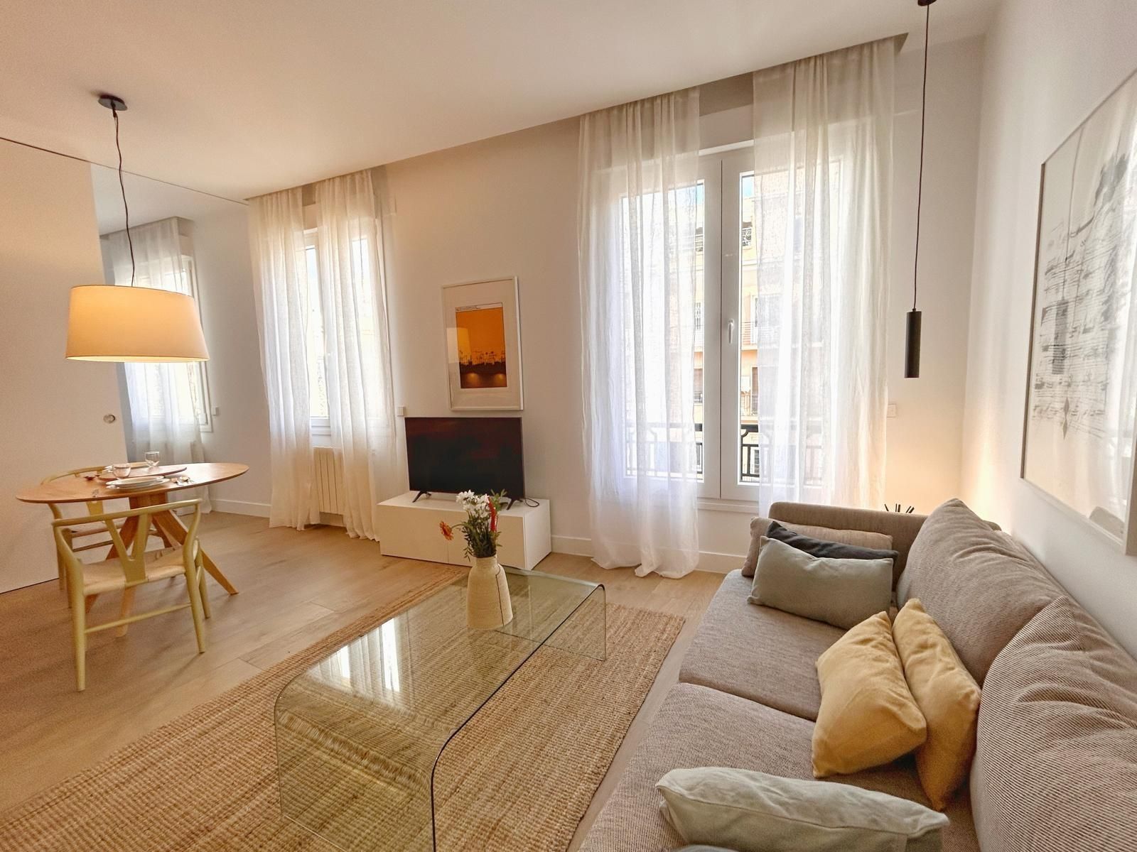 Flat for rent in Calle de Ferraz, Argüelles, Moncloa - Aravaca