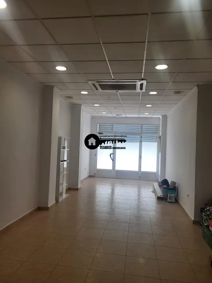 Local comercial en venda a Industria, imagen 2