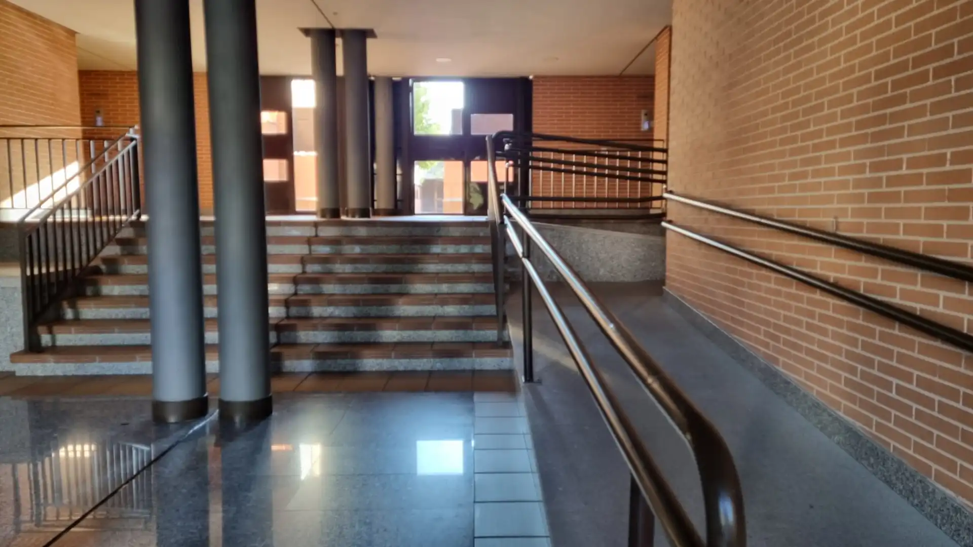 Flat for sale in Calle Vía del Berrocal, Iglesia - Estación
