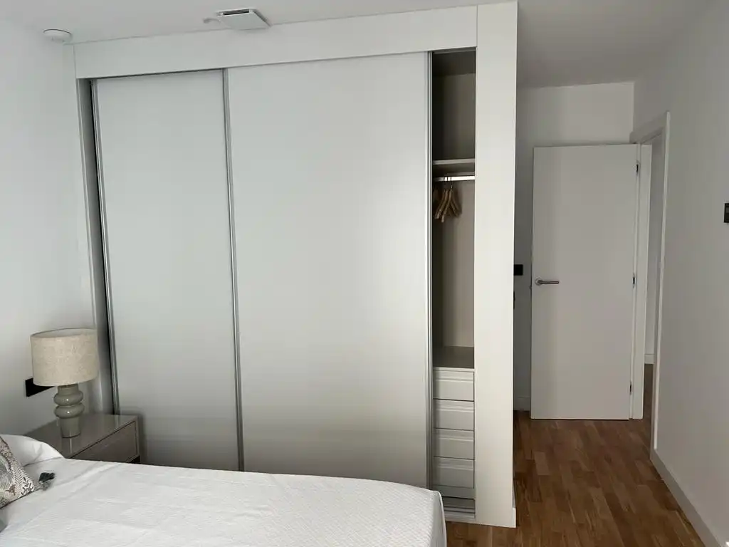 Schlafzimmer von Wohnung zur Miete in Málaga mit Klimaanlage, Heizung und Privatgarten