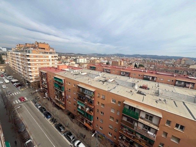 Vista exterior de Pis en venda en Salt amb Calefacció