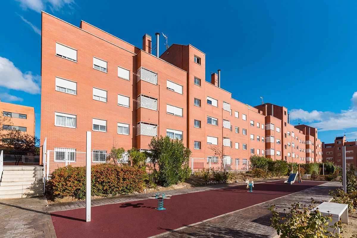 Vista exterior de Piso en venta en Rivas-Vaciamadrid con Piscina comunitaria