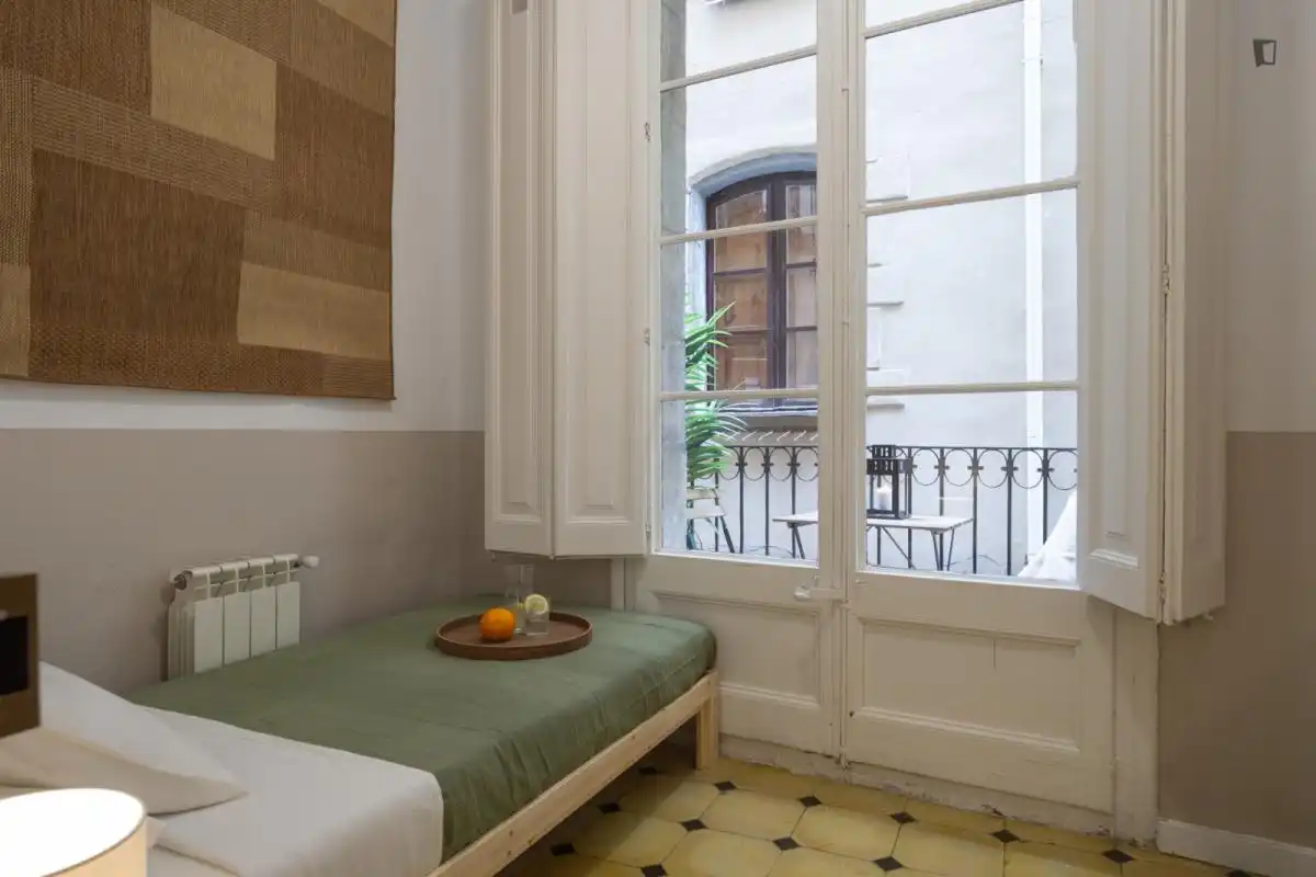Dormitori de Apartament per a compartir en Barcelona amb Aire condicionat, Calefacció i Moblat