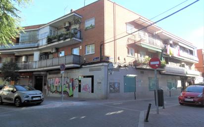 Vista exterior de Local en venda en  Madrid Capital amb Aire condicionat