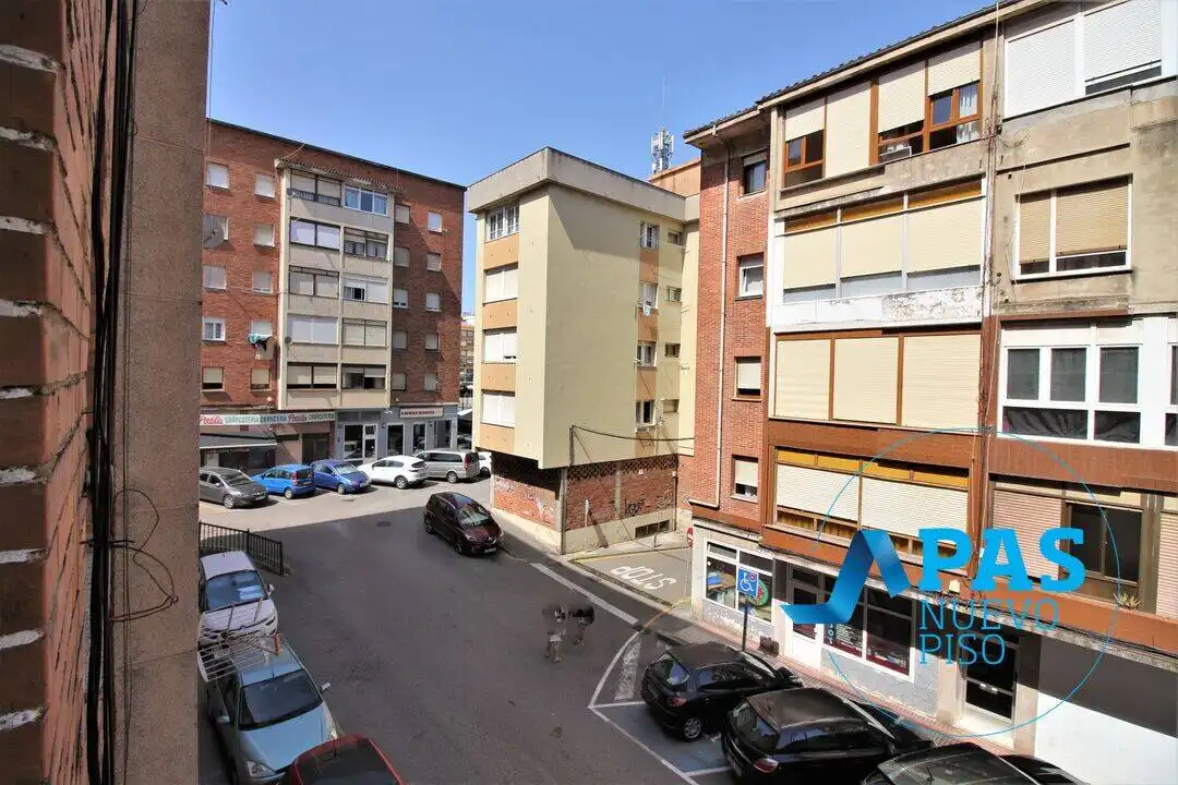 Vista exterior de Piso en venta en Camargo con Calefacción y Amueblado