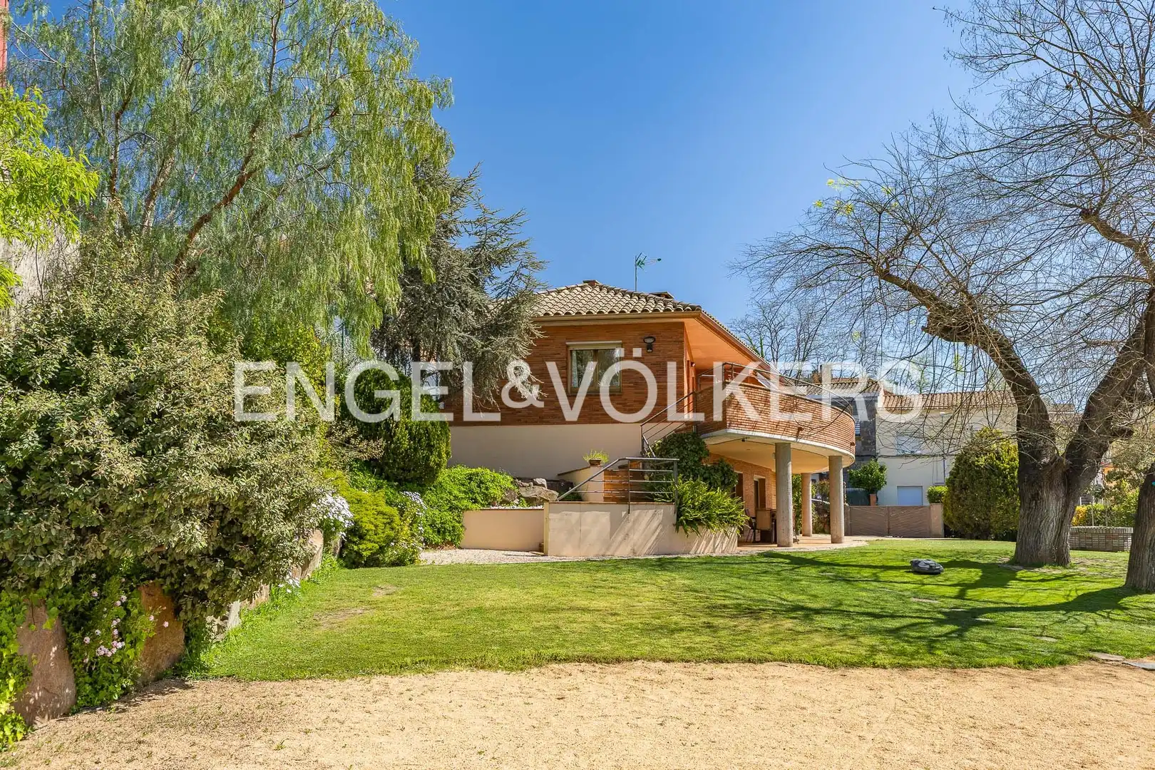 Vista exterior de Casa o xalet en venda en Granollers amb Calefacció, Jardí privat i Terrassa