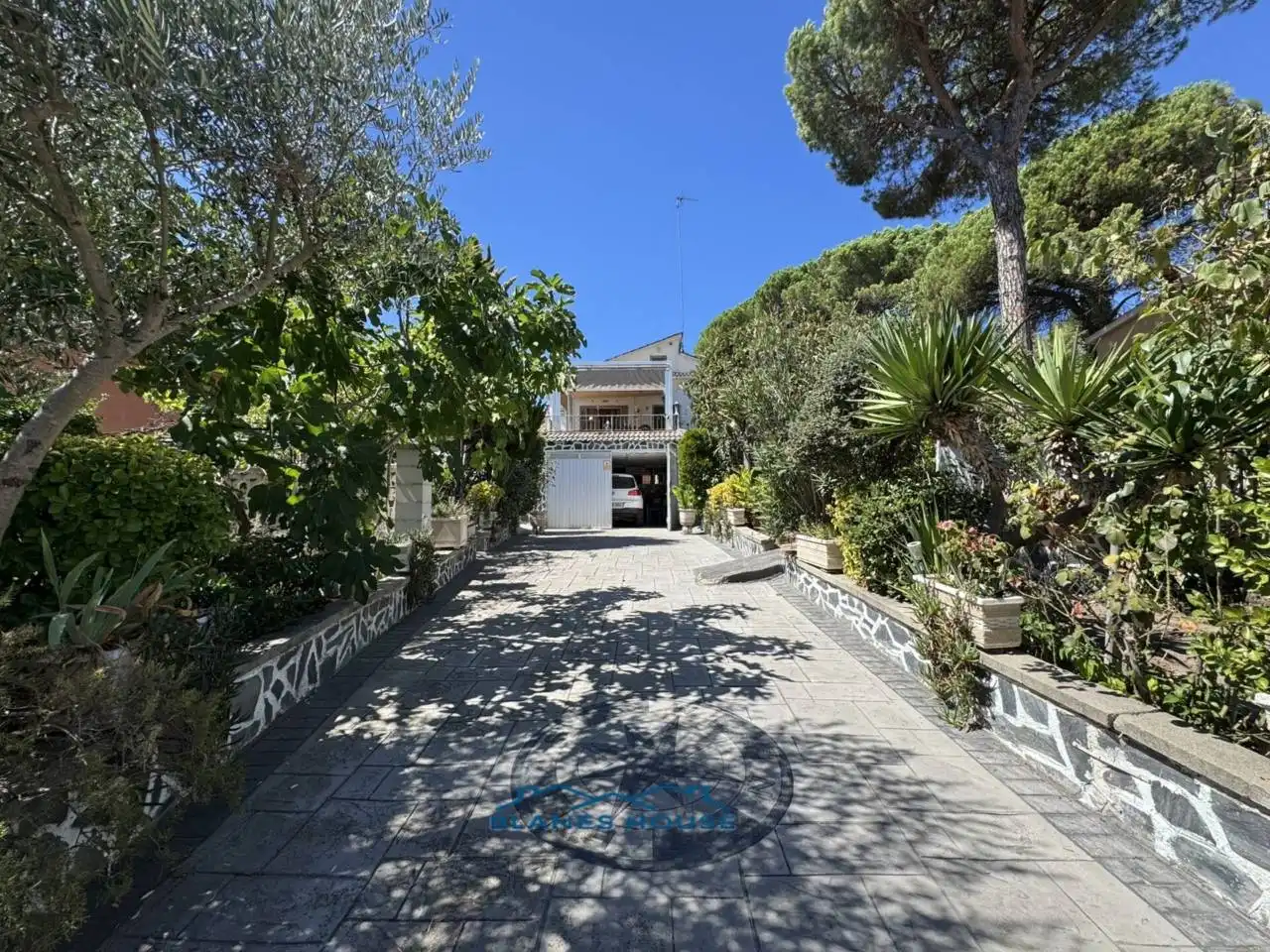 Casa amb piscina en venda a Calle Ronda Goba 0