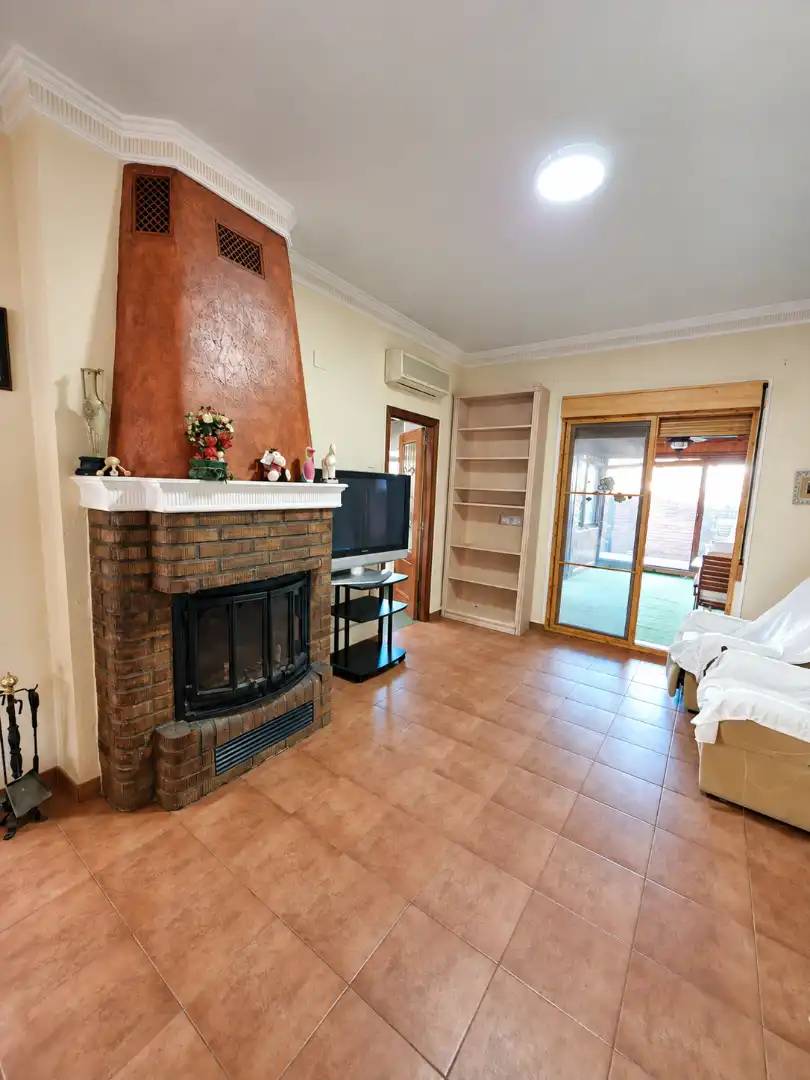 Sala d'estar de Casa o xalet en venda en Picanya amb Aire condicionat, Jardí privat i Terrassa