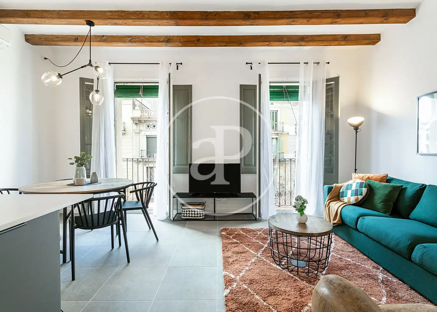 Piso con terraza en venta en Carrer de Girona