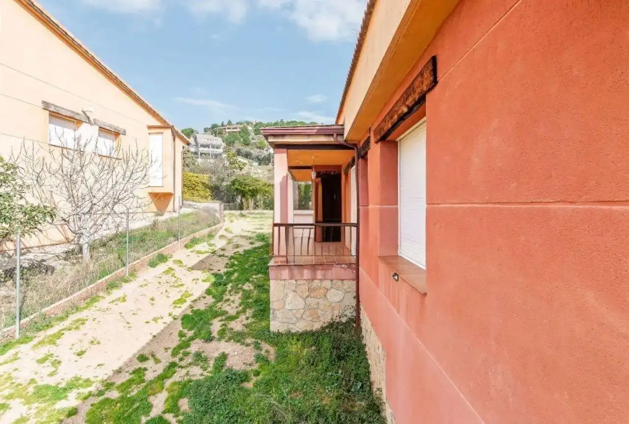 Vista exterior de Casa o chalet en venta en Robledo de Chavela con Aire acondicionado, Calefacción y Jardín privado