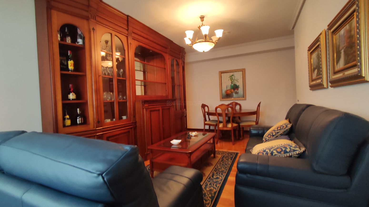 Sala d'estar de Pis en venda en  Logroño amb Calefacció, Parquet i Traster