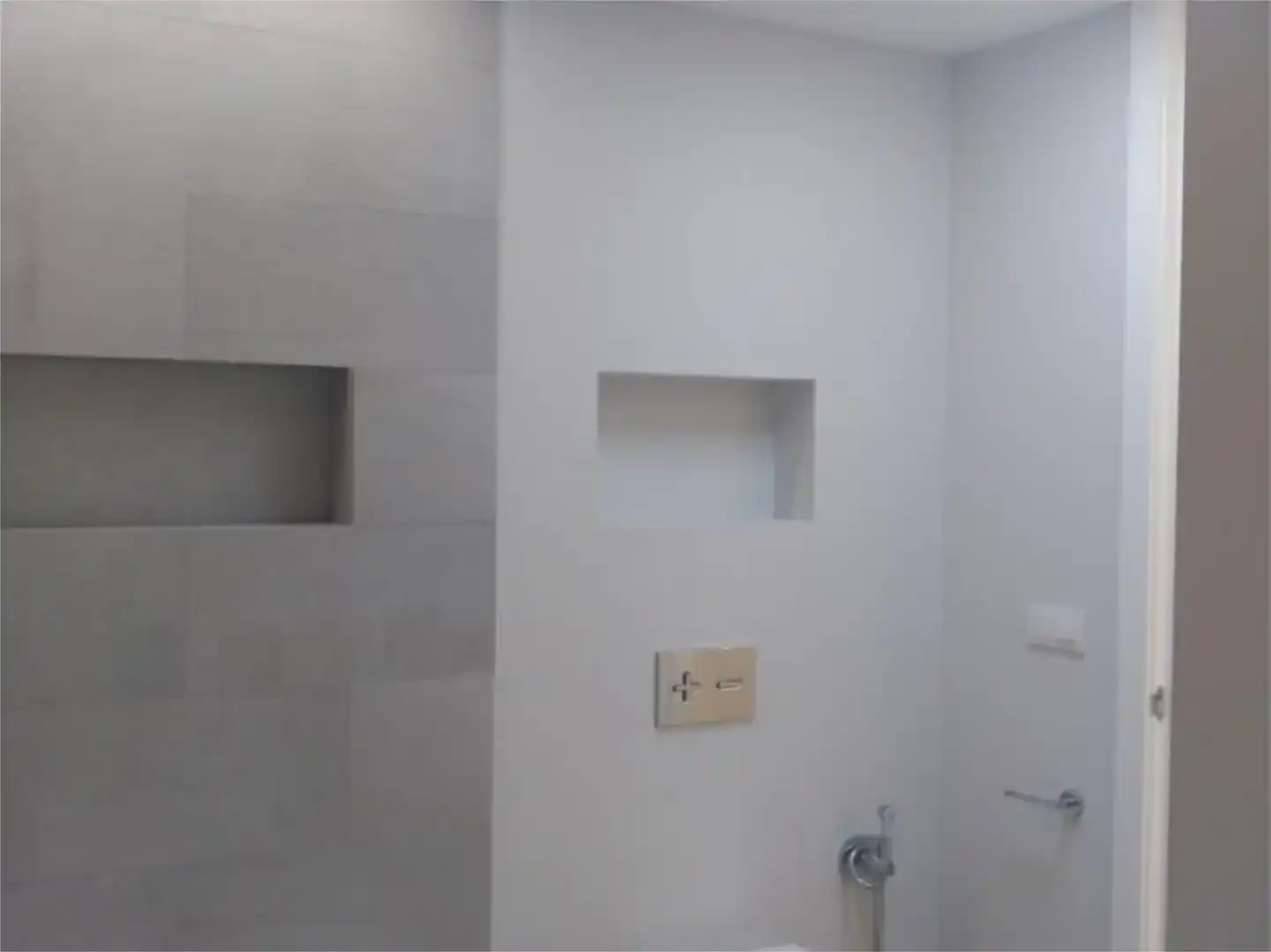 Bany de Pis en venda en A Coruña Capital  amb Parquet i Balcó