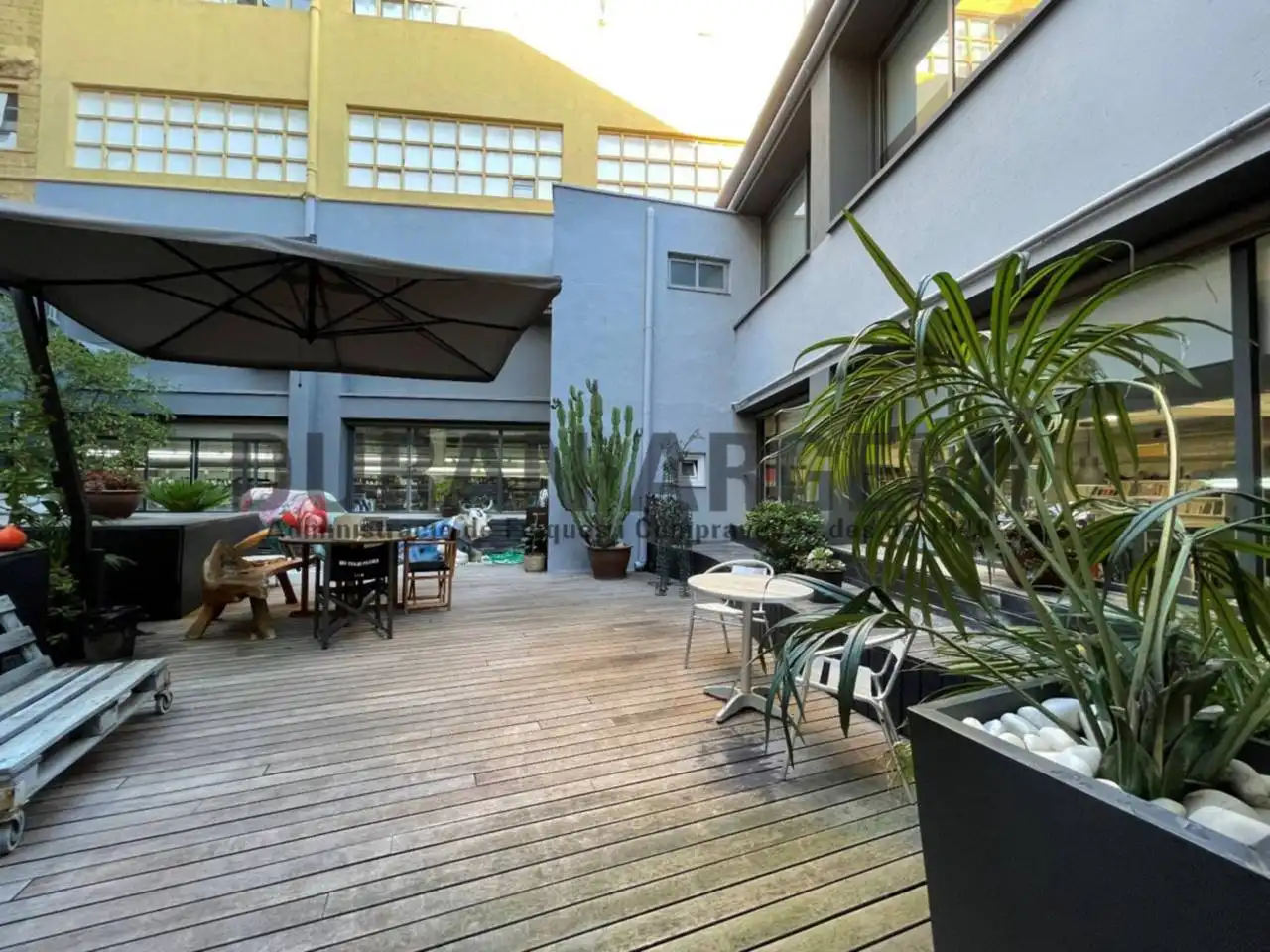Terraza de Edificio en venta en Terrassa