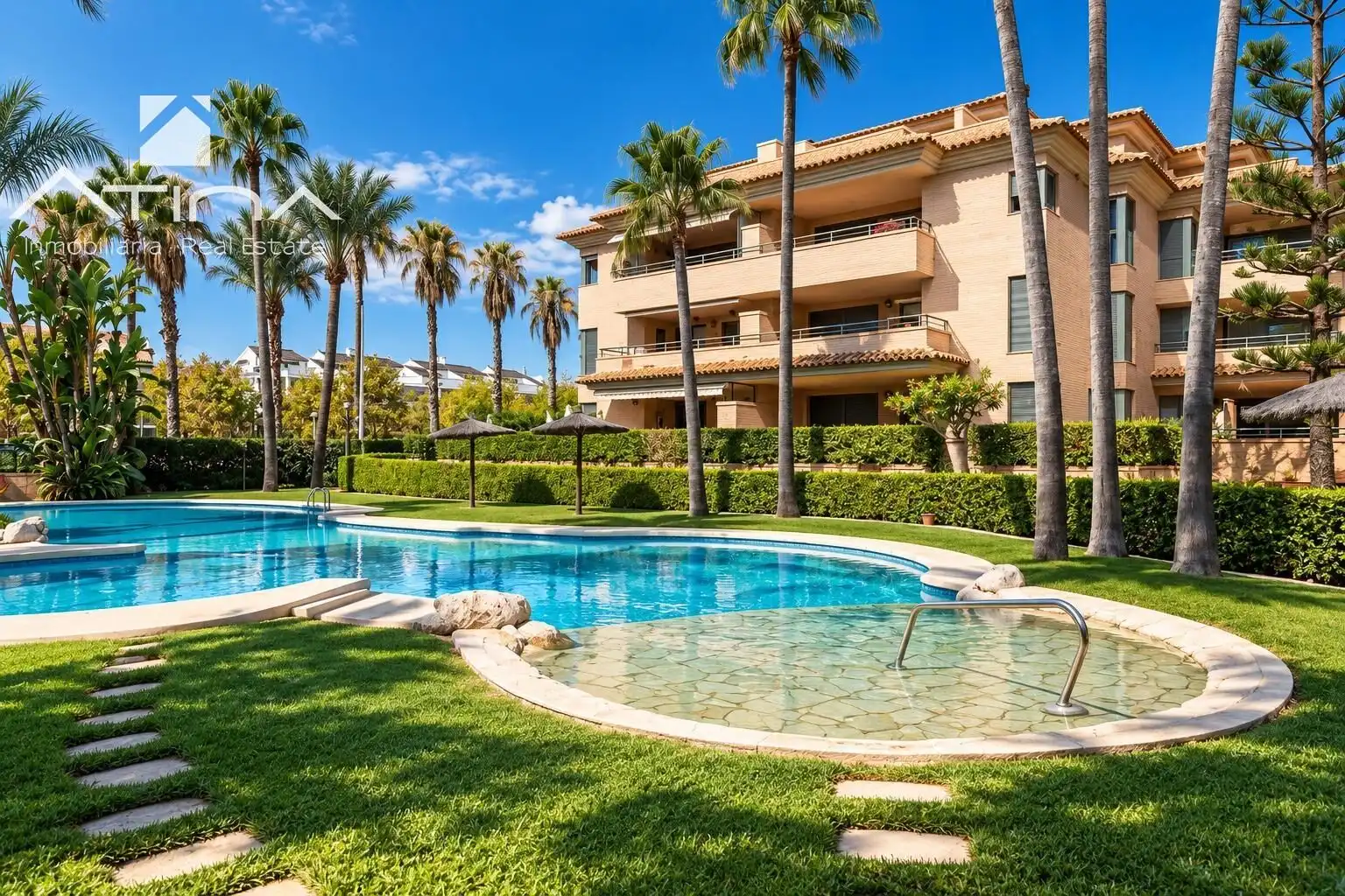 Apartament amb piscina en venda a Calle FLORENCIA