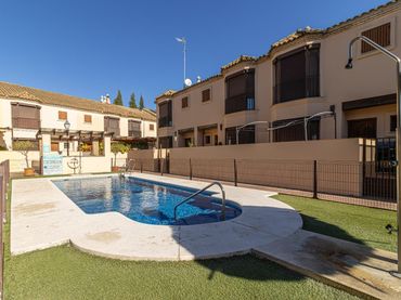 Adosado con piscina en venta en El Retiro - Parque Atlántico - Ronda este