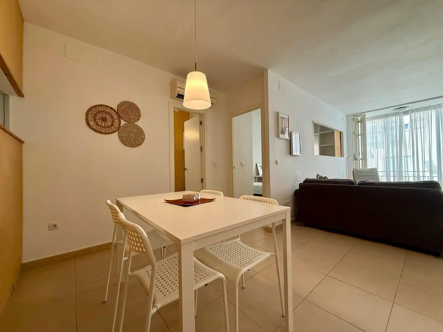 Flat for rent in Calle de Fernán Sánchez de Tovar, Cruz Roja