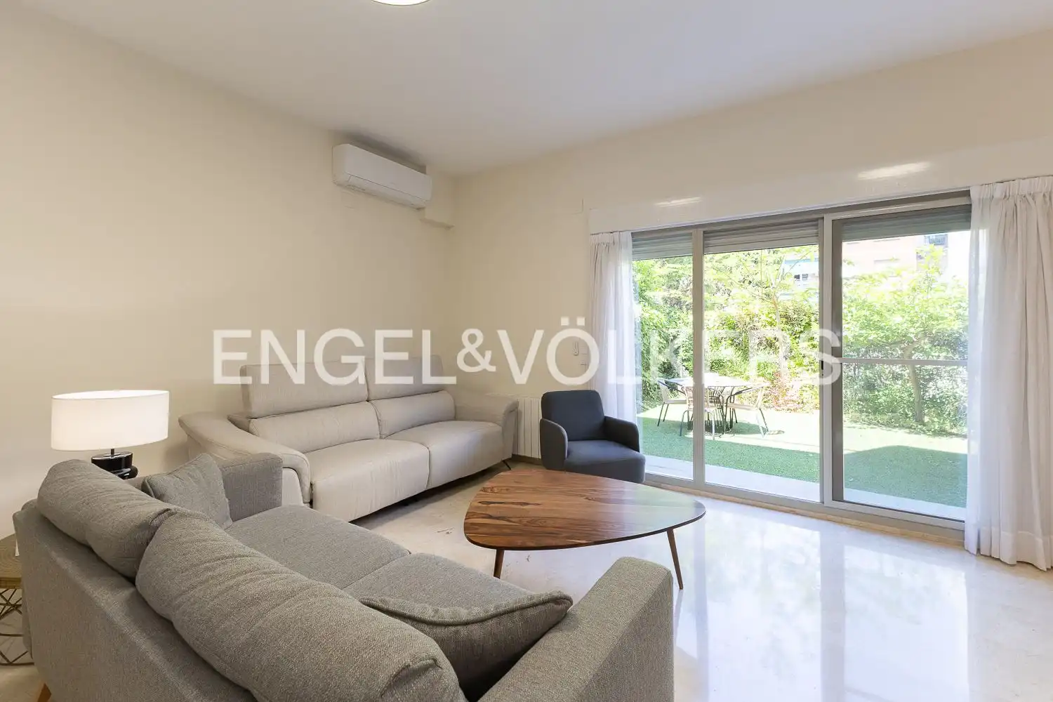 Sala de estar de Casa o chalet de alquiler en Rocafort con Aire acondicionado, Calefacción y Jardín privado