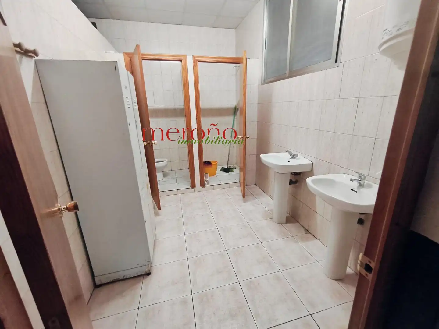 Badezimmer von Fabrikhallen zur Miete in Elche / Elx