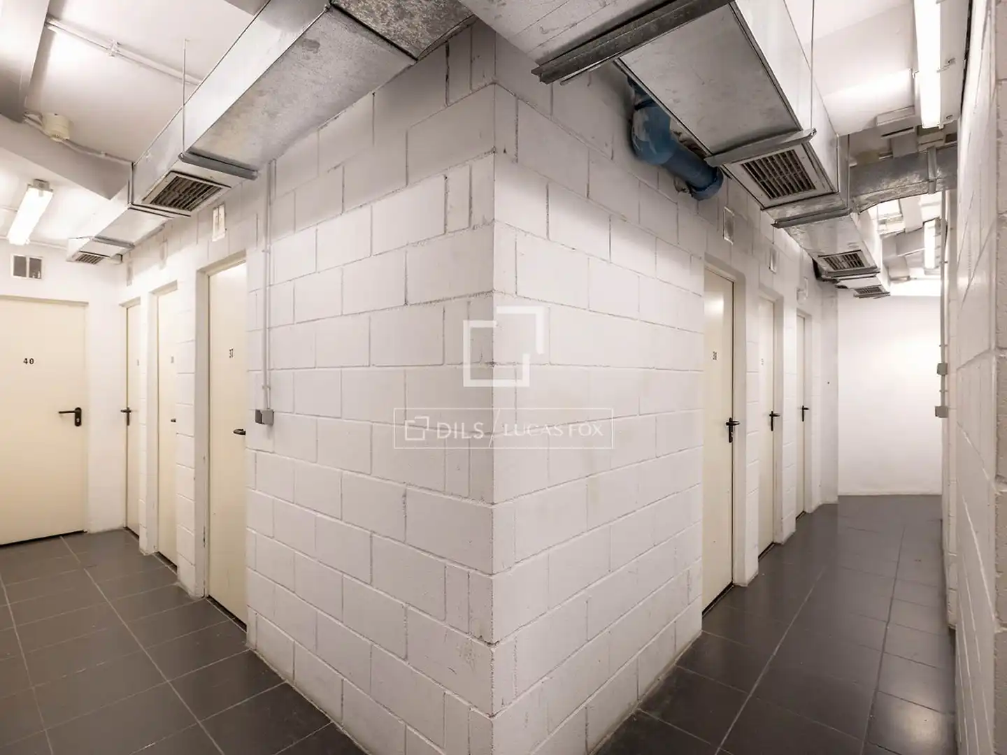 Flat for sale in Barcelona  with Air Conditioner, Heating and Parquet flooring