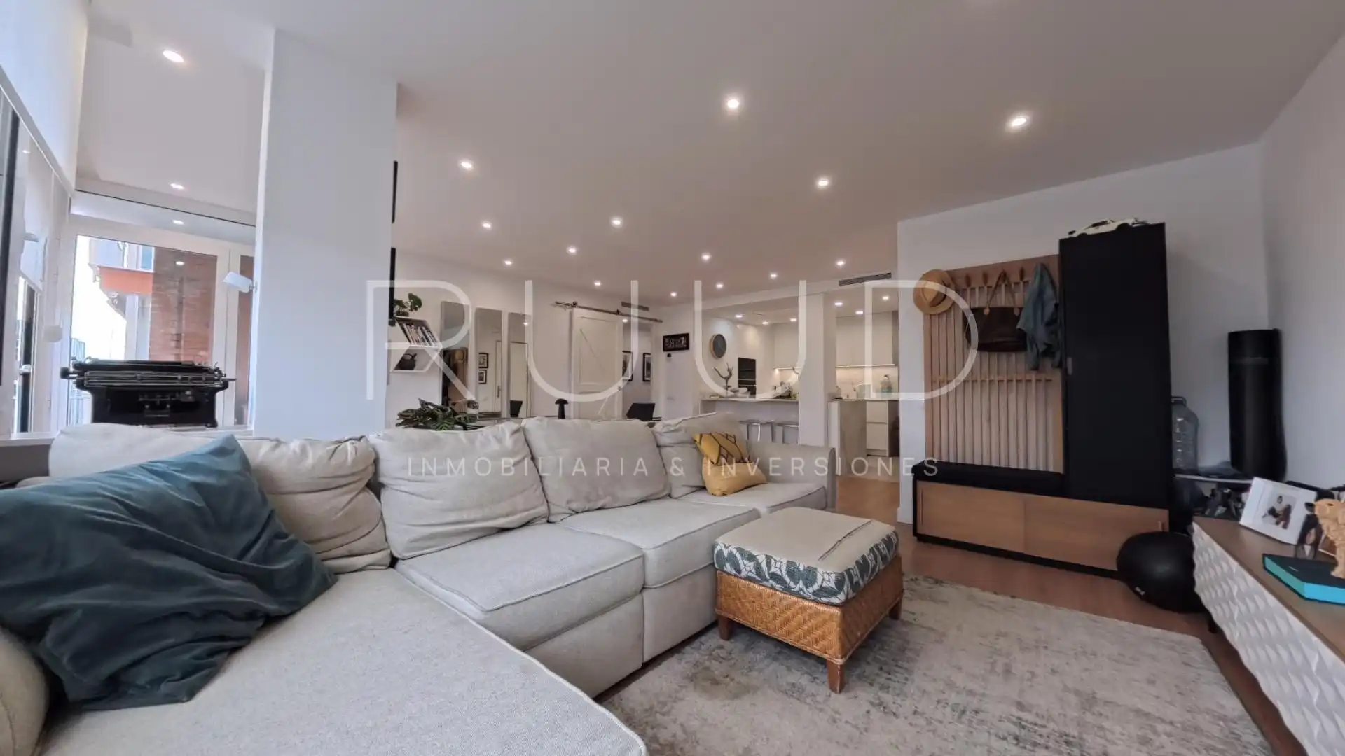 Sala de estar de Piso de alquiler en Barcelona con Aire acondicionado, Calefacción y Parquet