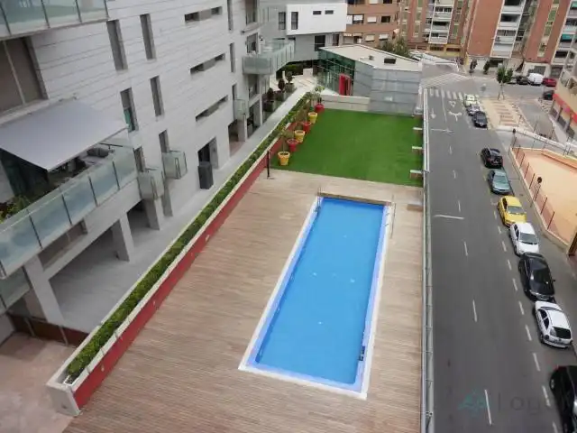 Piscina de Pis de lloguer en Murcia amb Aire condicionat, Calefacció i Terrassa