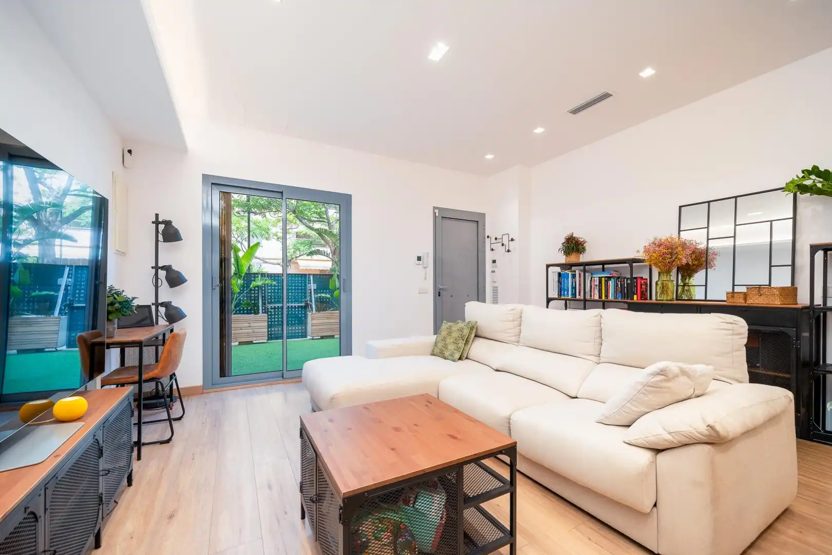 Sala de estar de Planta baja en venta en  Palma de Mallorca con Aire acondicionado, Calefacción y Jardín privado