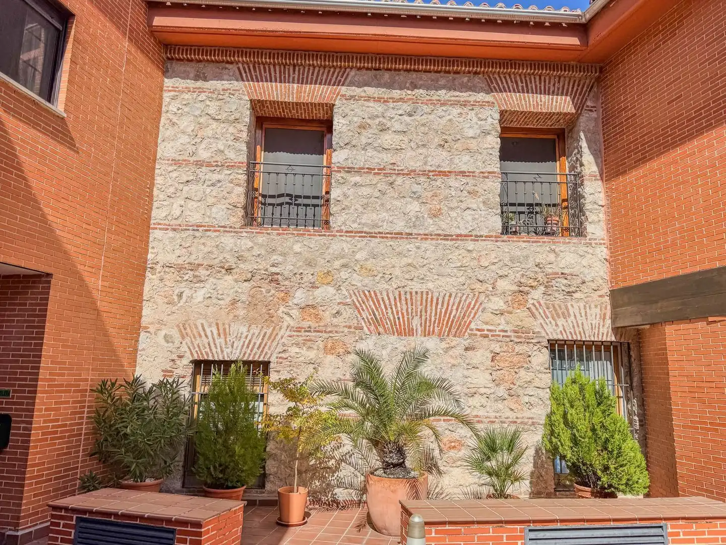 Vista exterior de Piso en venta en Alcalá de Henares con Aire acondicionado, Calefacción y Trastero