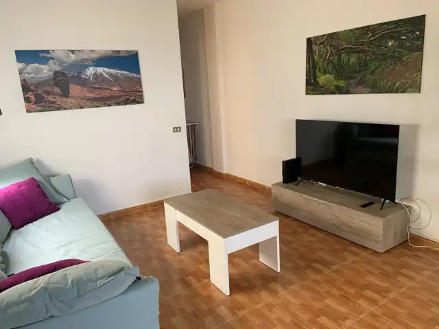 Sala d'estar de Pis de lloguer en San Cristóbal de la Laguna amb Moblat, Forn i Balcó