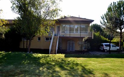 Exterior view of Single-family semi-detached to rent in La Moraleja  with Terrace