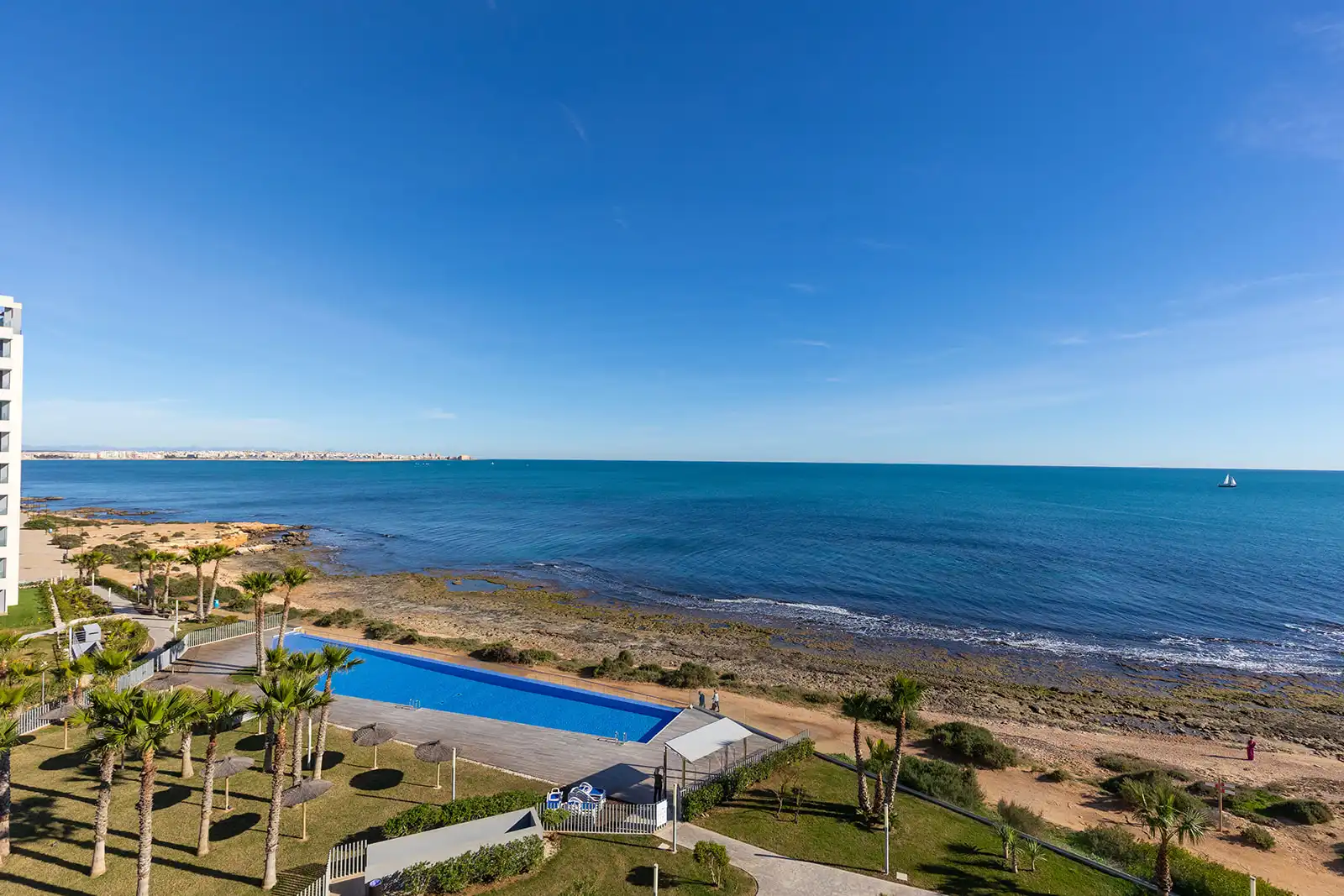 Piscina de Apartament en venda en Torrevieja amb Terrassa, Traster i Moblat