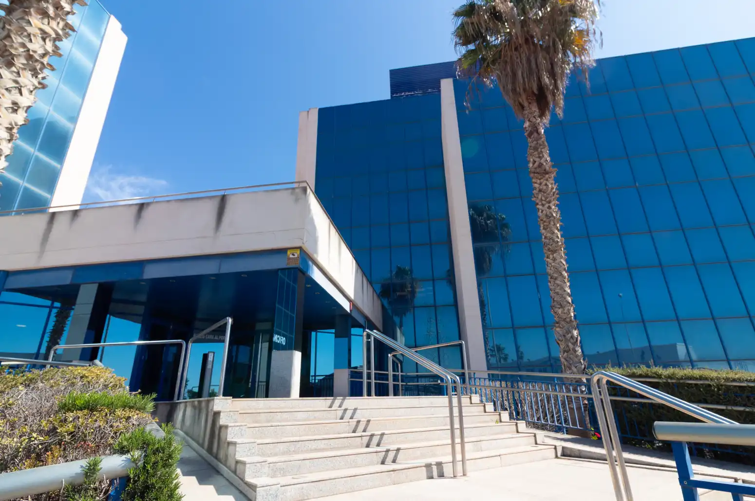 Büro zur Miete in Puerto de Sagunto - AV PUERTO POL.IND.INGRUINS, Avenida de Abril - 9 de Octubre