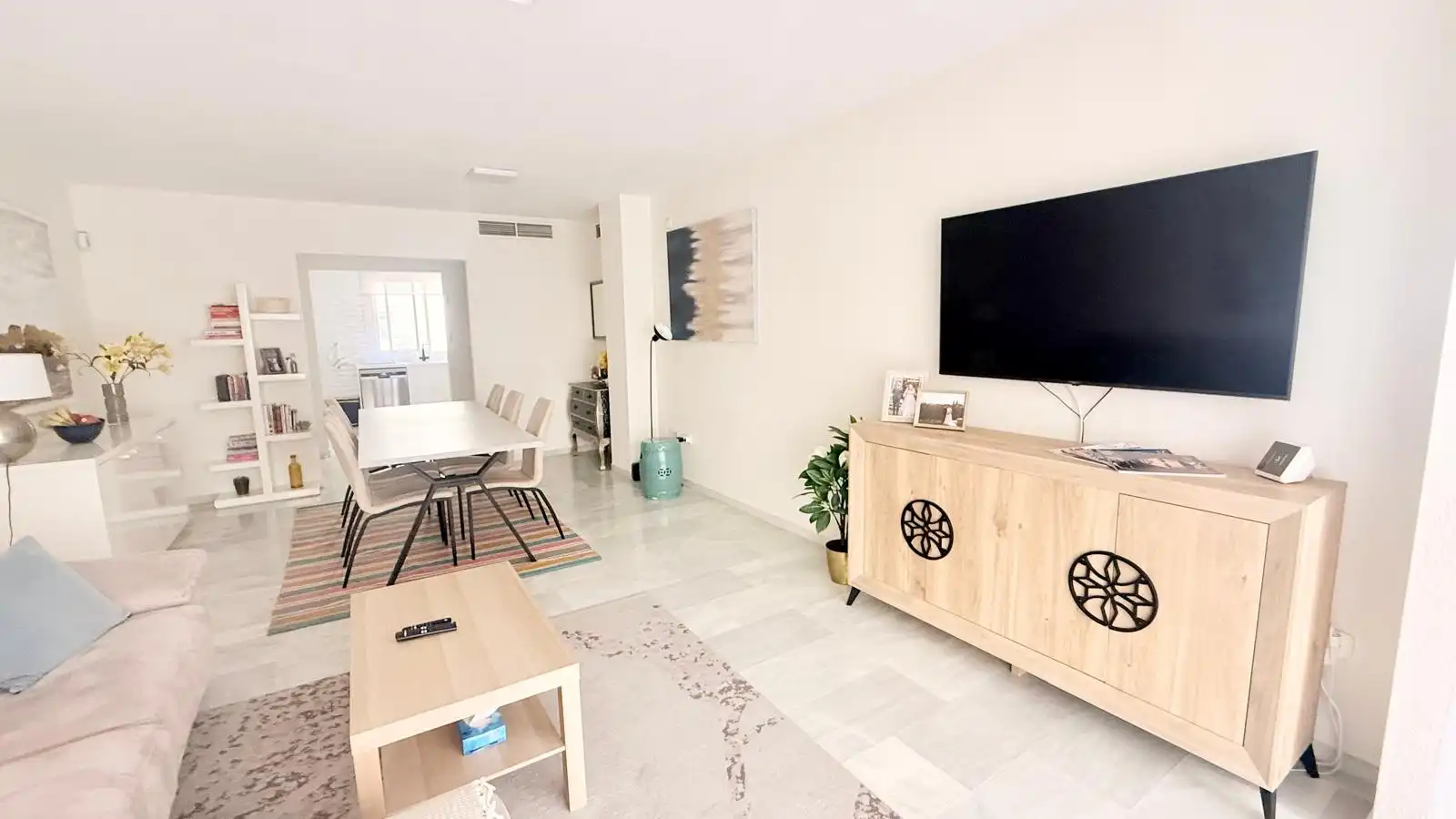 Sala d'estar de Pis en venda en Estepona amb Aire condicionat, Calefacció i Terrassa
