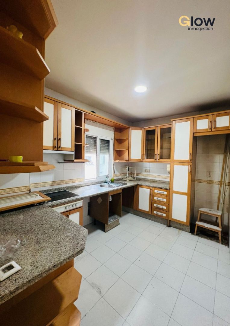 Kitchen of Flat for sale in Badajoz Capital  with Air Conditioner, Heating and Terrace