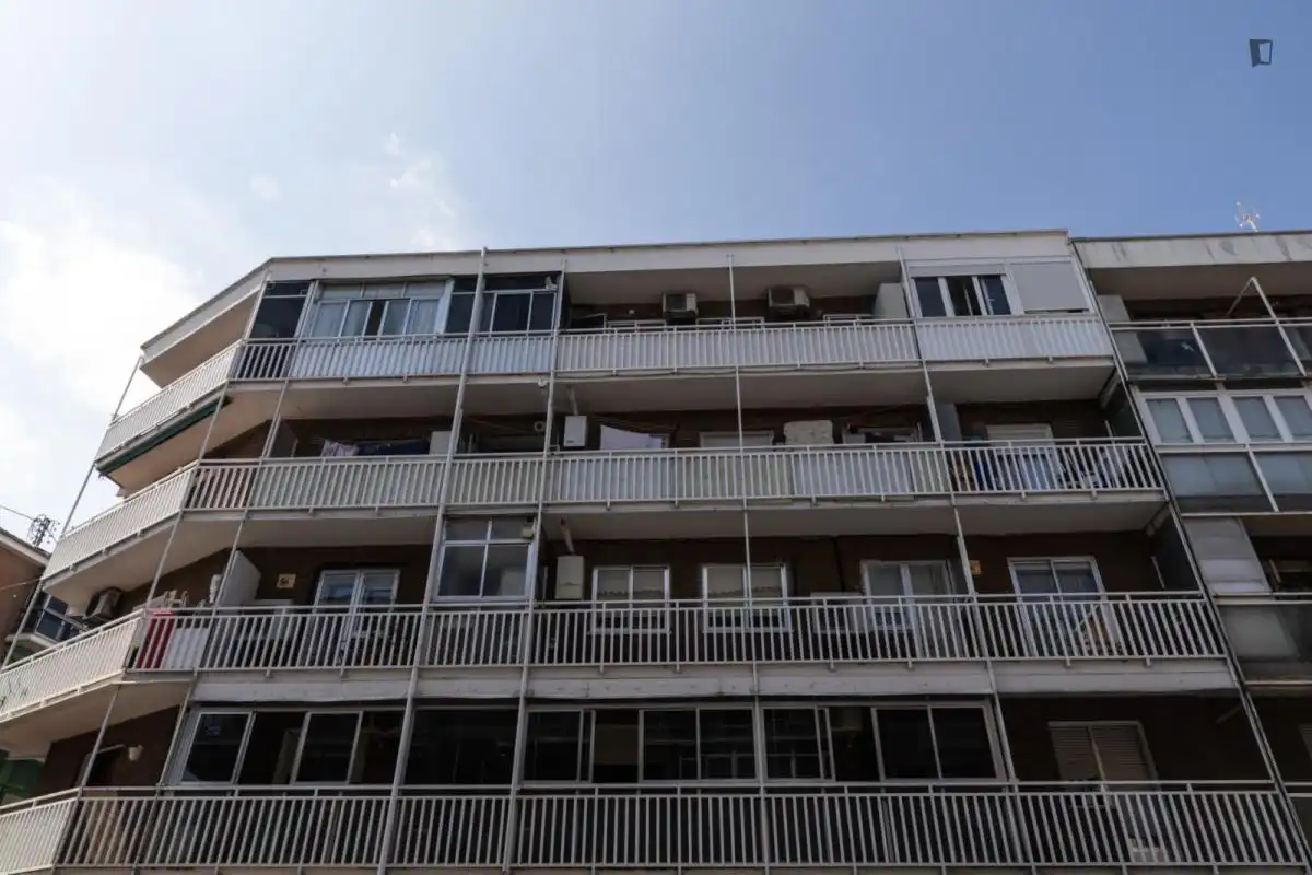 Exterior view of Apartments for share in Madrid  with Air Conditioner, Furnished and Oven