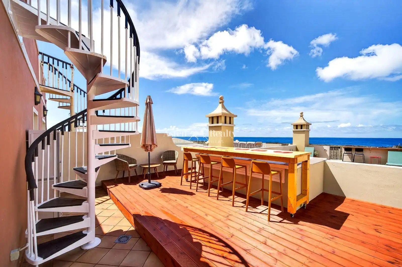 Penthouse with pool for sale in La Arenita