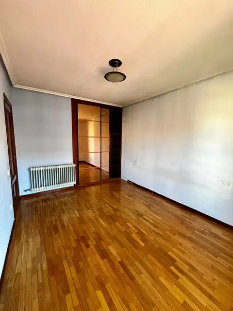 Bedroom of Flat for sale in  Logroño  with Heating, Storage room and Community pool