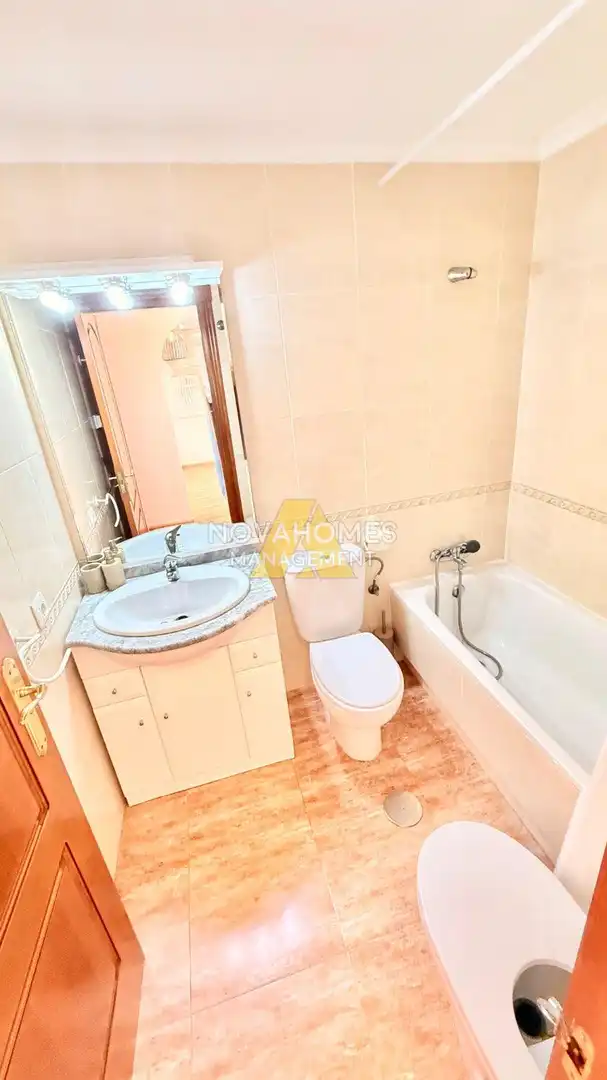 Badezimmer von Wohnungen zum Verkauf in La Manga del Mar Menor mit Klimaanlage, Heizung und Terrasse