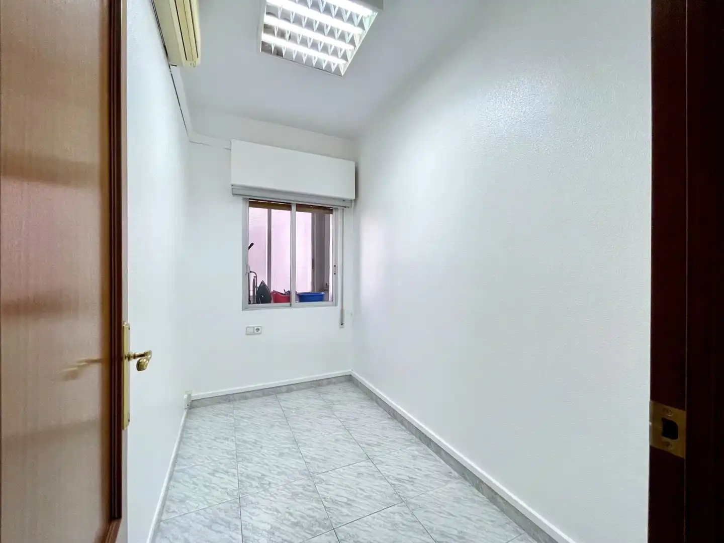 Büro mit Aufzug zur Miete in General Lacy 3, imagen 17