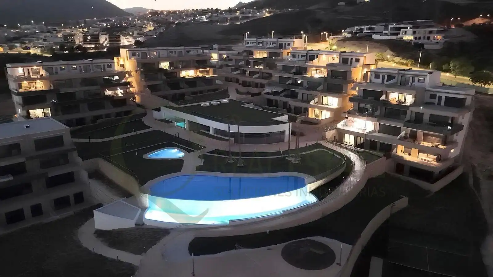 Schwimmbecken von Wohnung zum Verkauf in Finestrat mit Klimaanlage, Heizung und Privatgarten