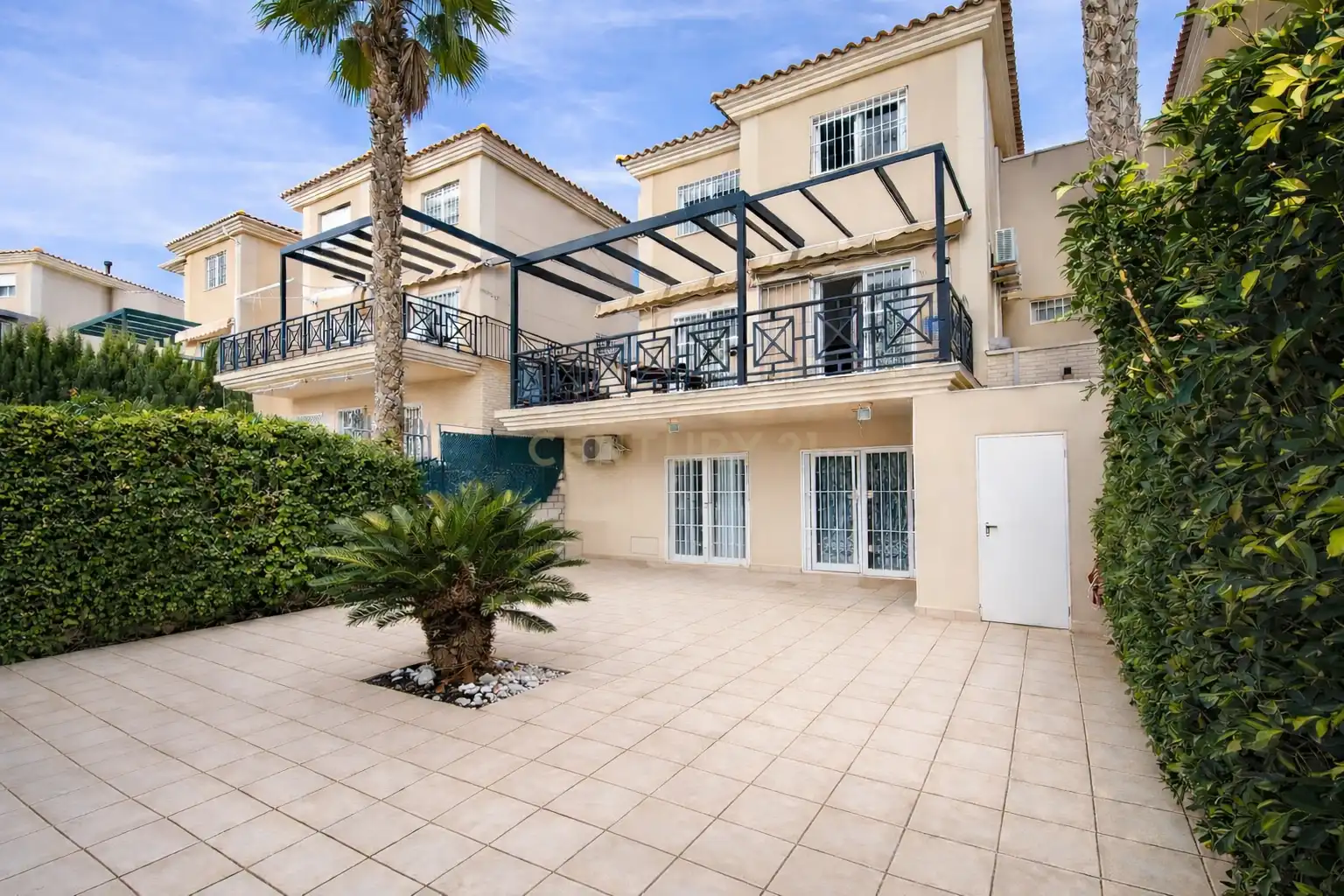 Vista exterior de Casa adosada en venta en La Nucia con Aire acondicionado, Trastero y Horno