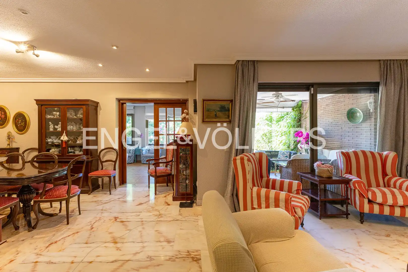 Sala de estar de Casa o chalet en venta en Pozuelo de Alarcón con Aire acondicionado, Calefacción y Jardín privado