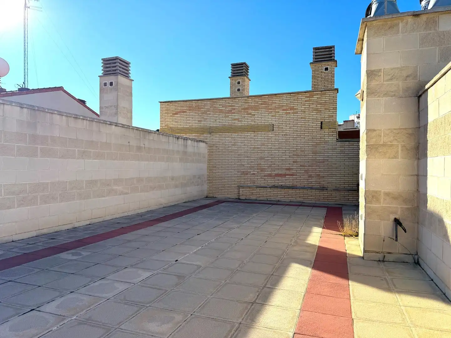 Terrasse von Dachboden zum Verkauf in Zaragoza mit Heizung, Parkett und Terrasse